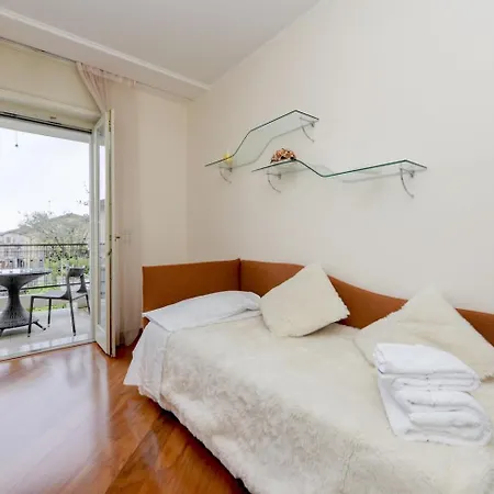 Garda Apartment *