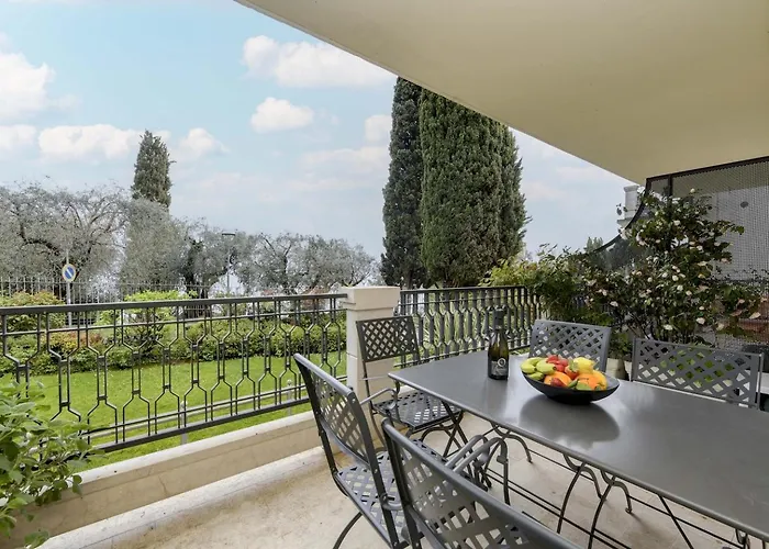 Garda דירה סירמיונה